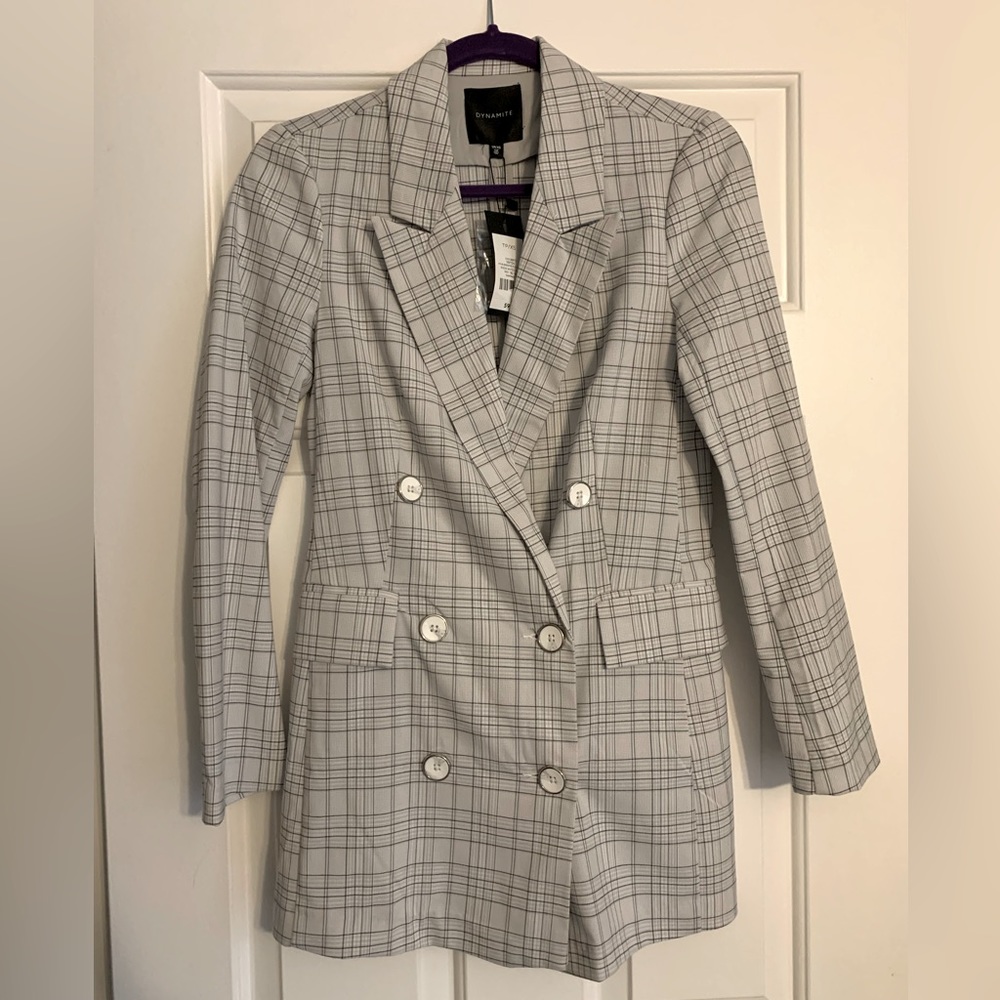 DYNAMITE Grey checkered blazer